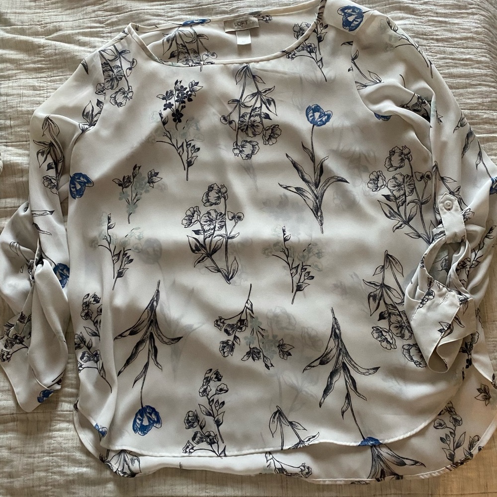 Loft Outlet Flowy blouse